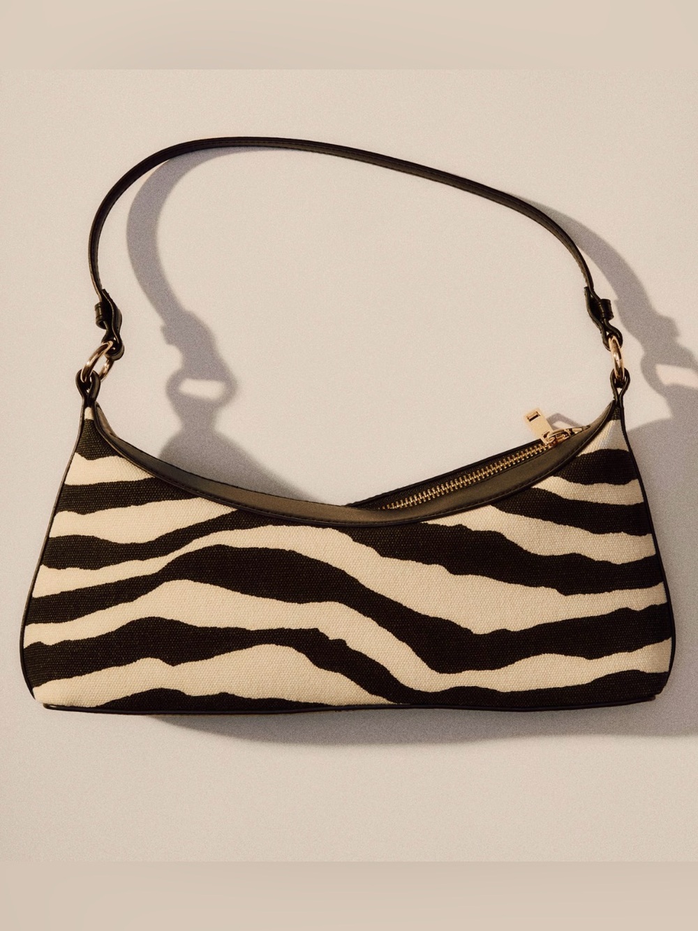 NWT! Black and Cream Zebra Shoulder Bag - Picture 4 of 5